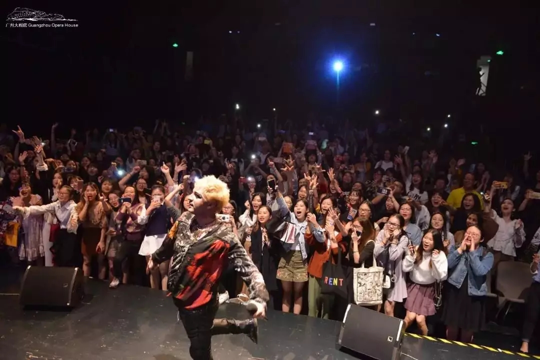 燃出万种可能!时代中国特别呈献法语音乐剧《摇滚莫扎特》