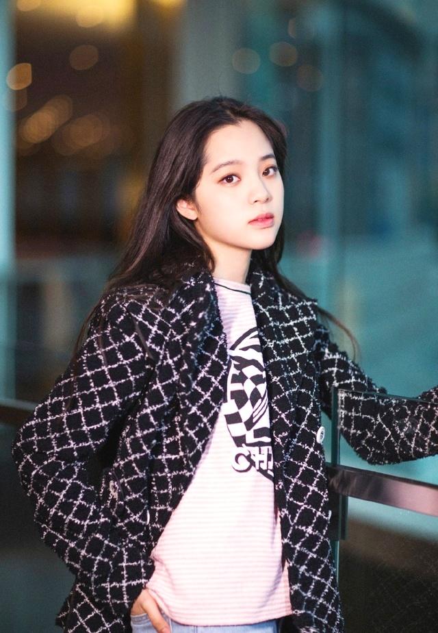 欧阳娜娜香奈儿合作,欧阳娜娜匡威怎么搭配