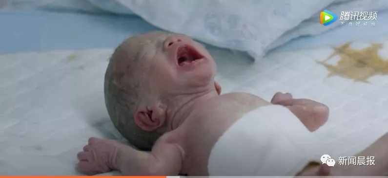 年轻妈妈拼死产子,年轻妈妈因病离世孩子痛哭