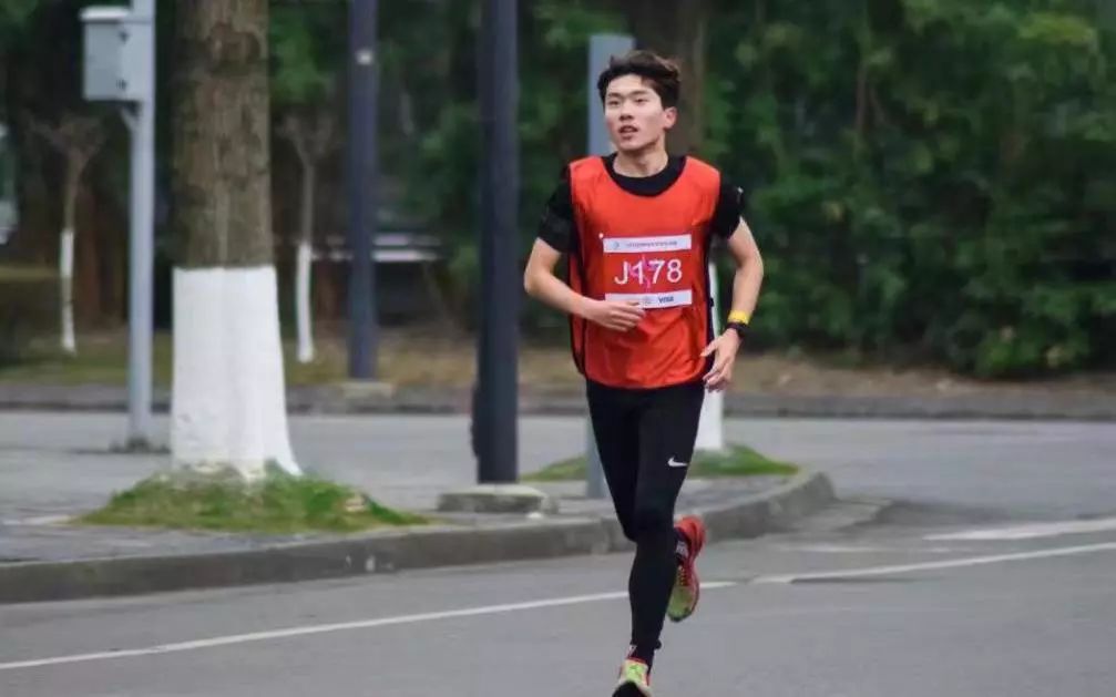 帅到炸裂!你身边的川大体育之星大揭密!