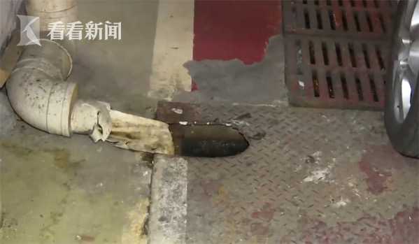 女子商场滑倒小朋友,6岁女童在商场被故意绊倒后续