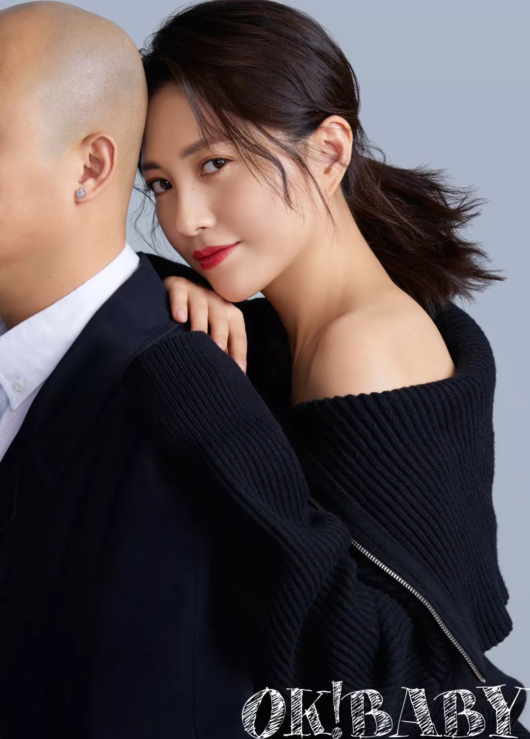 包饺子一家老小齐上阵,包饺子一家人聚在一起