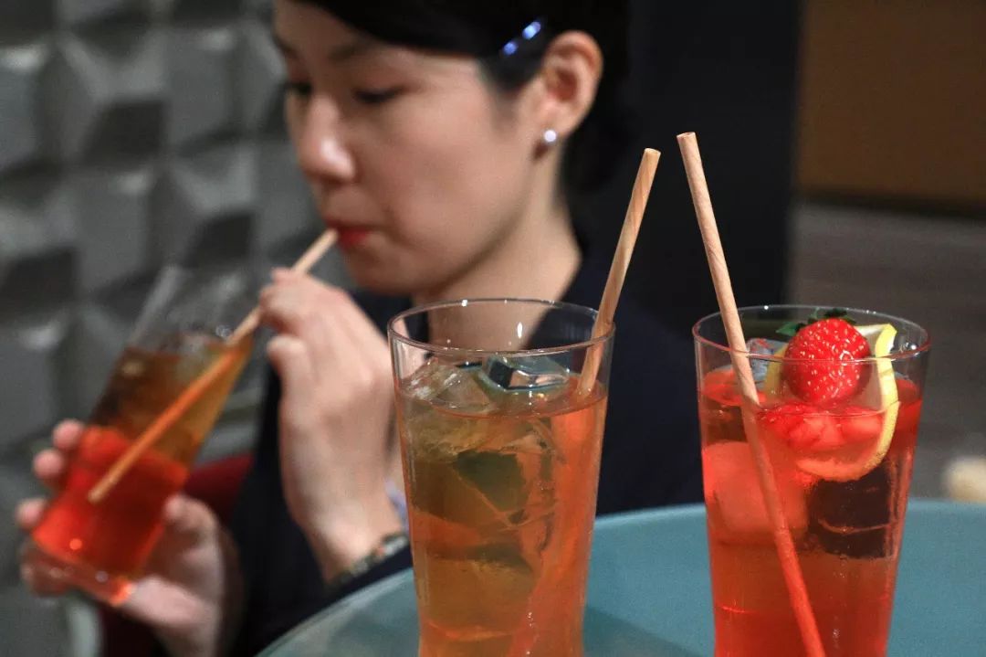 00后要学会拒绝,为什么不让使用塑料吸管