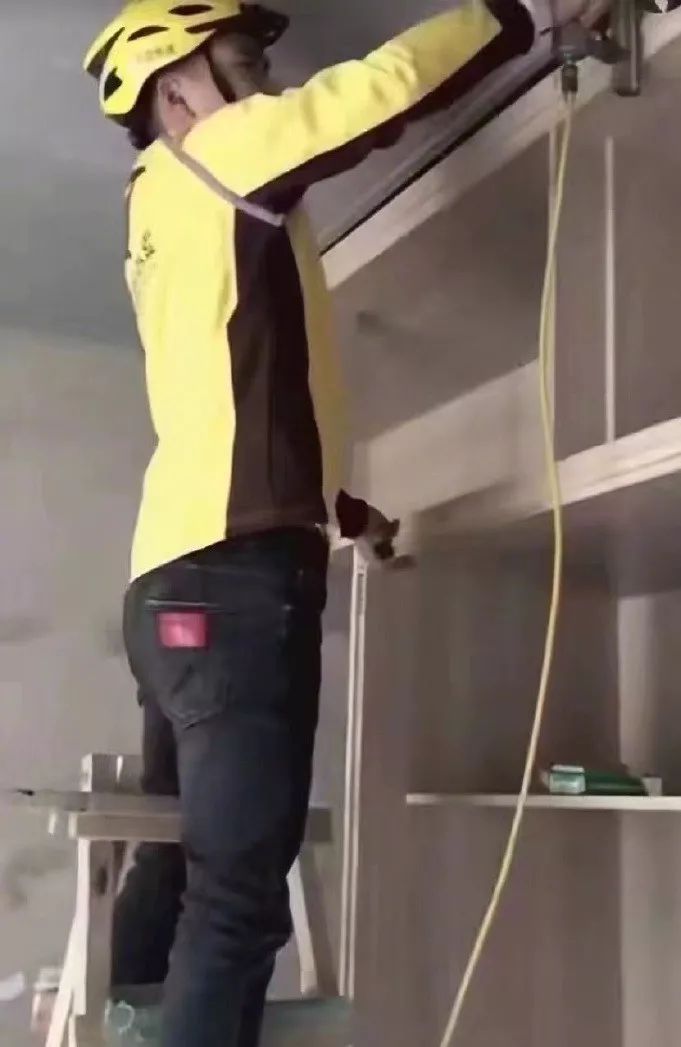 当*底卧**、做代购、救人命，外卖小哥才是隐藏在民间的高手，个个身怀绝技！