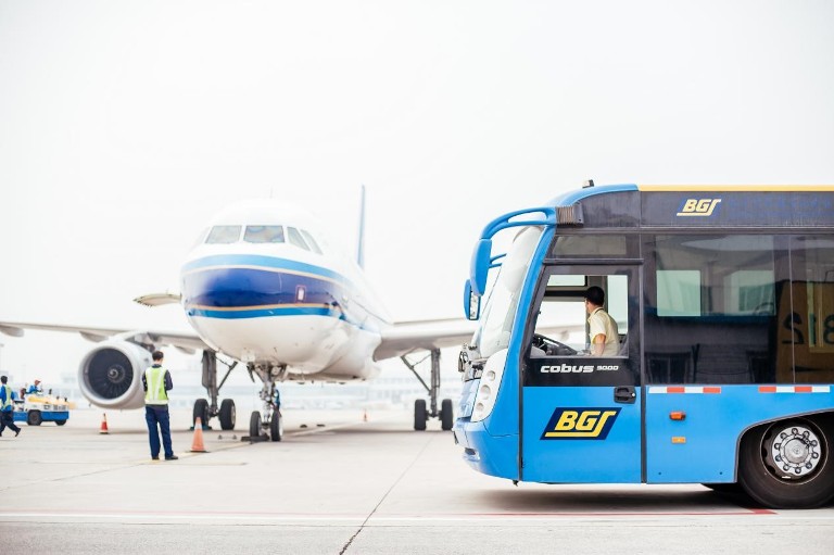 首都机场航空地面服务有限公司,北京机场航站楼廊桥