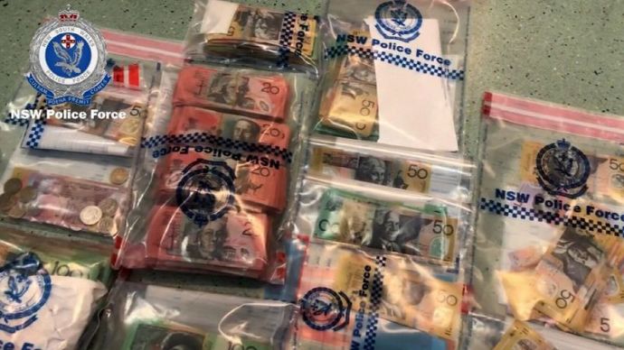 女代购被捕,大量代购奶粉被查官方回应