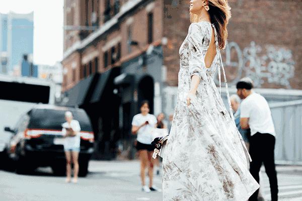 免费送你美容美甲按摩瑜伽……别拦我，你们拦不住啊！