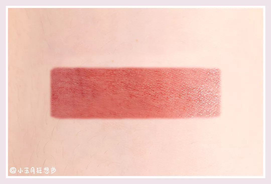 这款口红颜色日常和素颜皆适用,黄皮素颜必入的口红试色