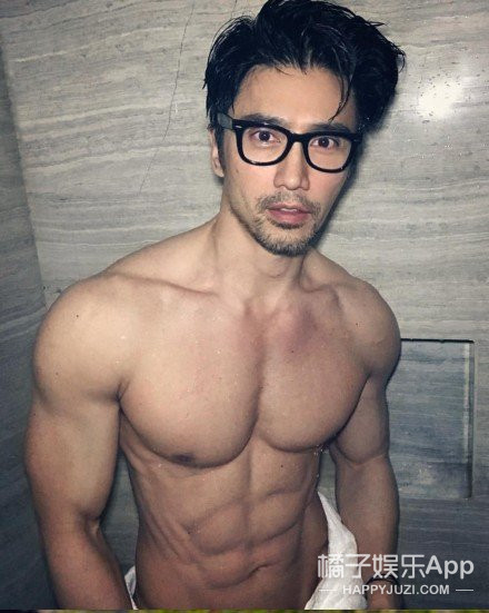 何炅童颜不老图片,44岁的何炅还是童颜脸