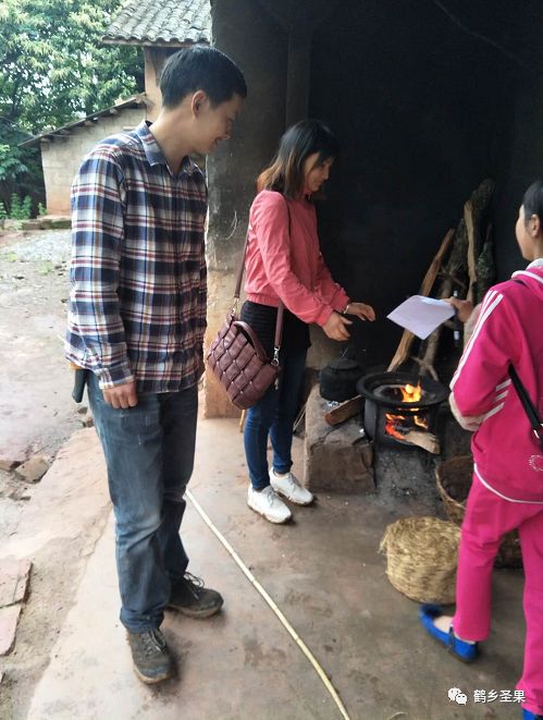 扶贫助农故事,扶贫故事100篇