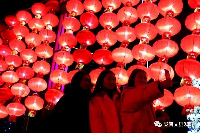 「白马情中国梦」流光溢彩添亮色文县夜景美美美