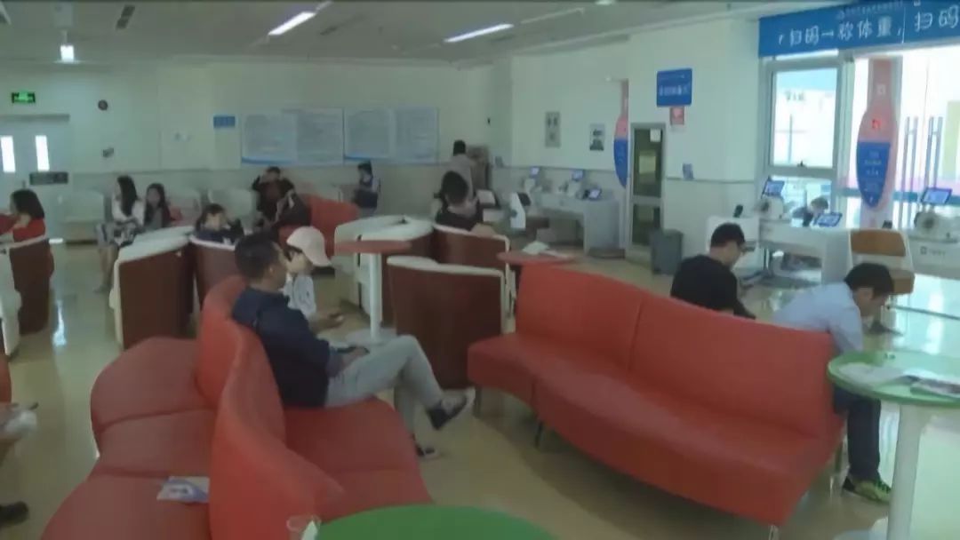 瀛曞鎷夊嚭榛戣壊鐨勫睅,瀛曞澶т究鎷夊嚭椴滆