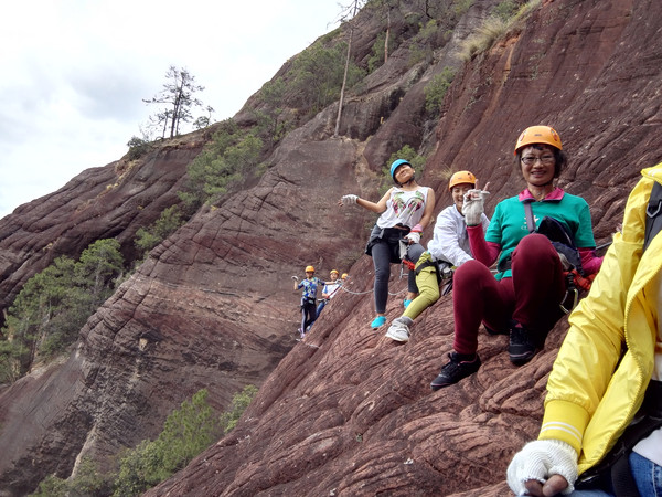 飞拉达攀岩金刀峡,老君山飞拉达攀岩有安全绳吗