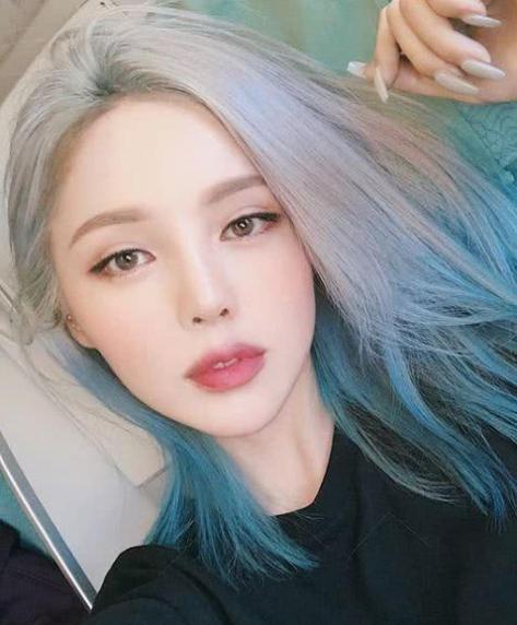 为什么化了妆像变了一个人,为什么化出来的妆老是浮粉