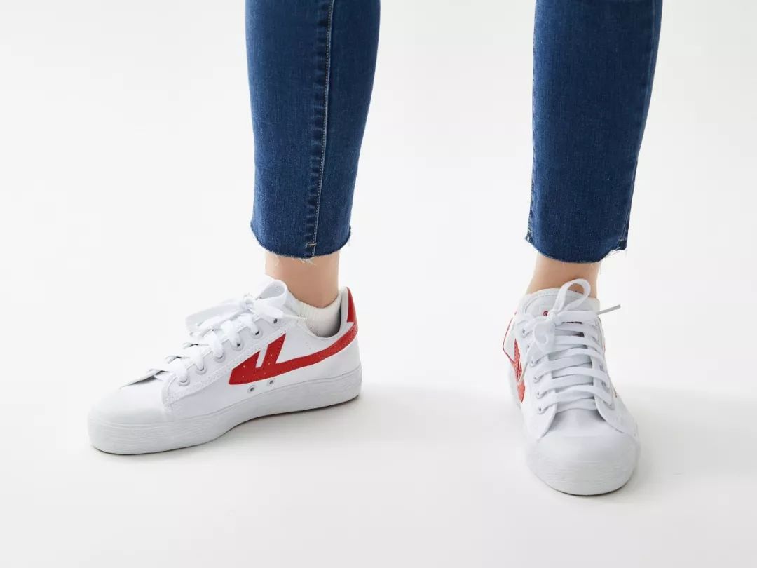 回力鞋子卖10块一双,几十块的回力鞋子是不是正品