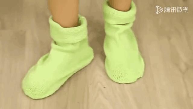 旧毛衣先别扔剪一刀美翻了,旧毛衣一件变两件