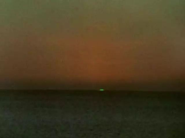 情人夜，我们观观影、谈谈情、喝喝酒