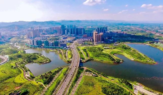 不必远行自有风景,不必远行在家度假