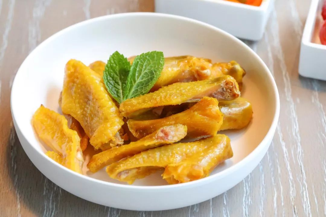 大董烤鸭人均消费,大董烤鸭北京总店人均10000块钱