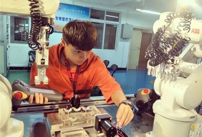 打call！玉林这3名学生上榜中国“最美”名单，是你校友吗？