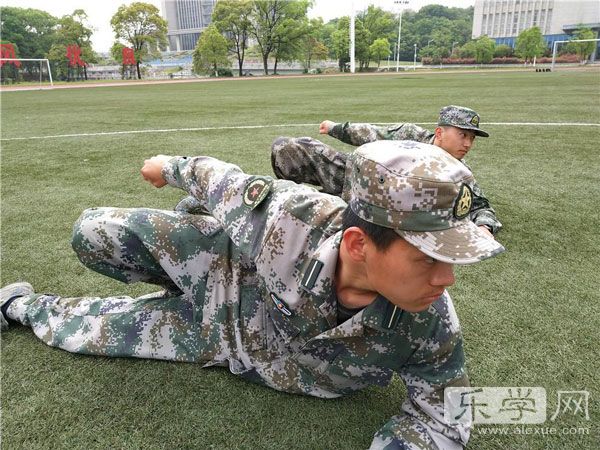 报考军校需要注意哪些事项,报考军校需要注意事项