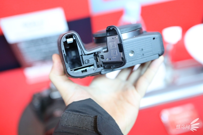 8999元高性价比全幅佳能EOSRP国内正式发布