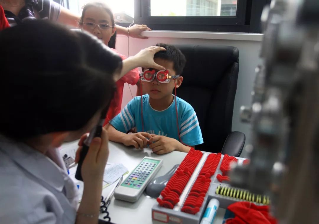 近视戴眼镜存在的误区是什么,孩子近视家长焦虑六大误区