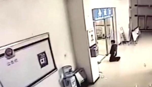 负荆请罪起因经过结果图片,负荆请罪里发生了什么