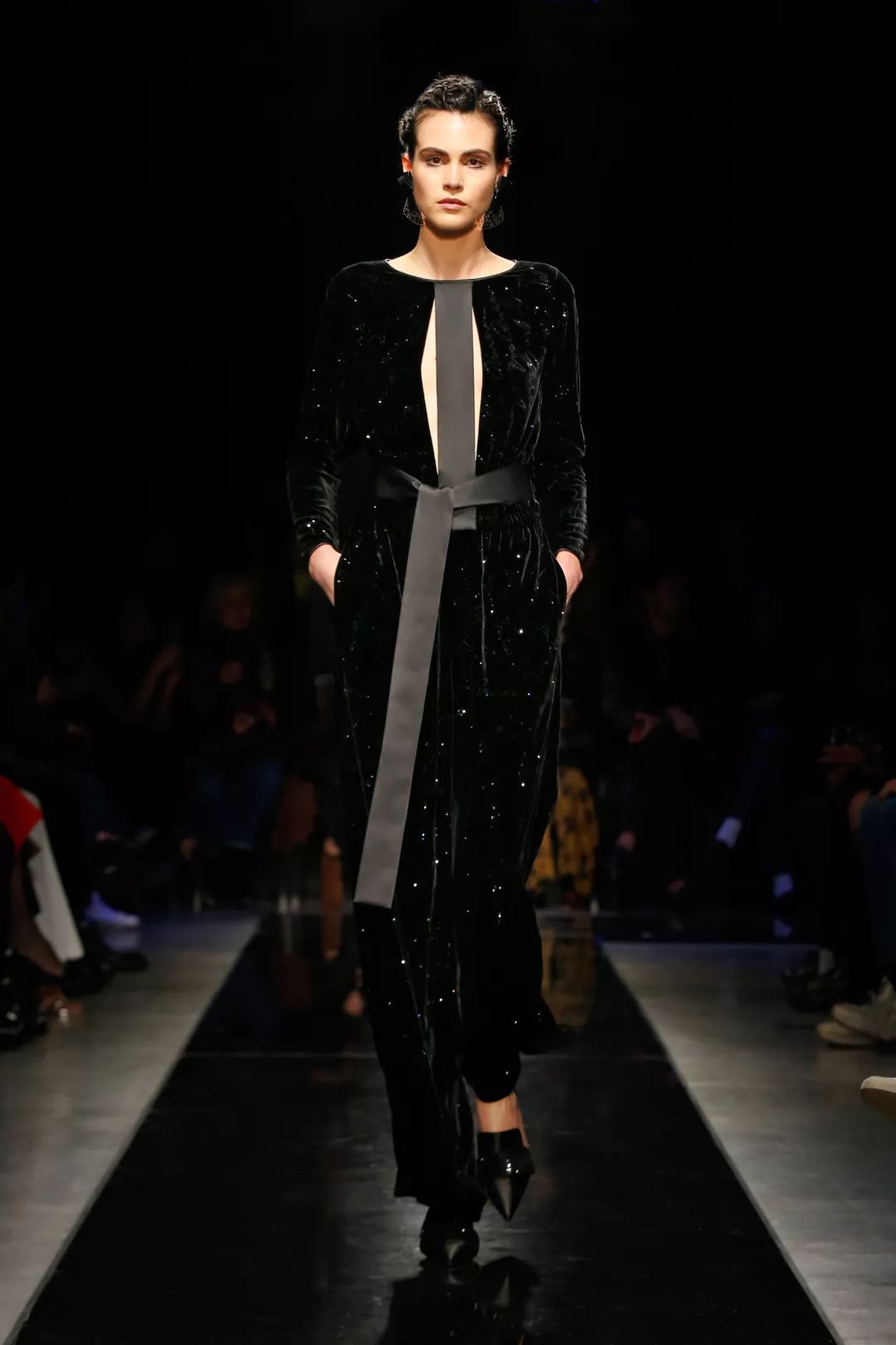 时装周giorgioarmani,armani米兰时装周