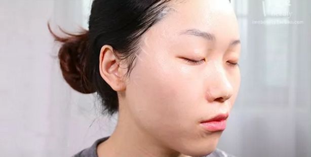 胶原蛋白吃的好还是涂的效果好,胶原蛋白是吃进去好还是脸部抹好