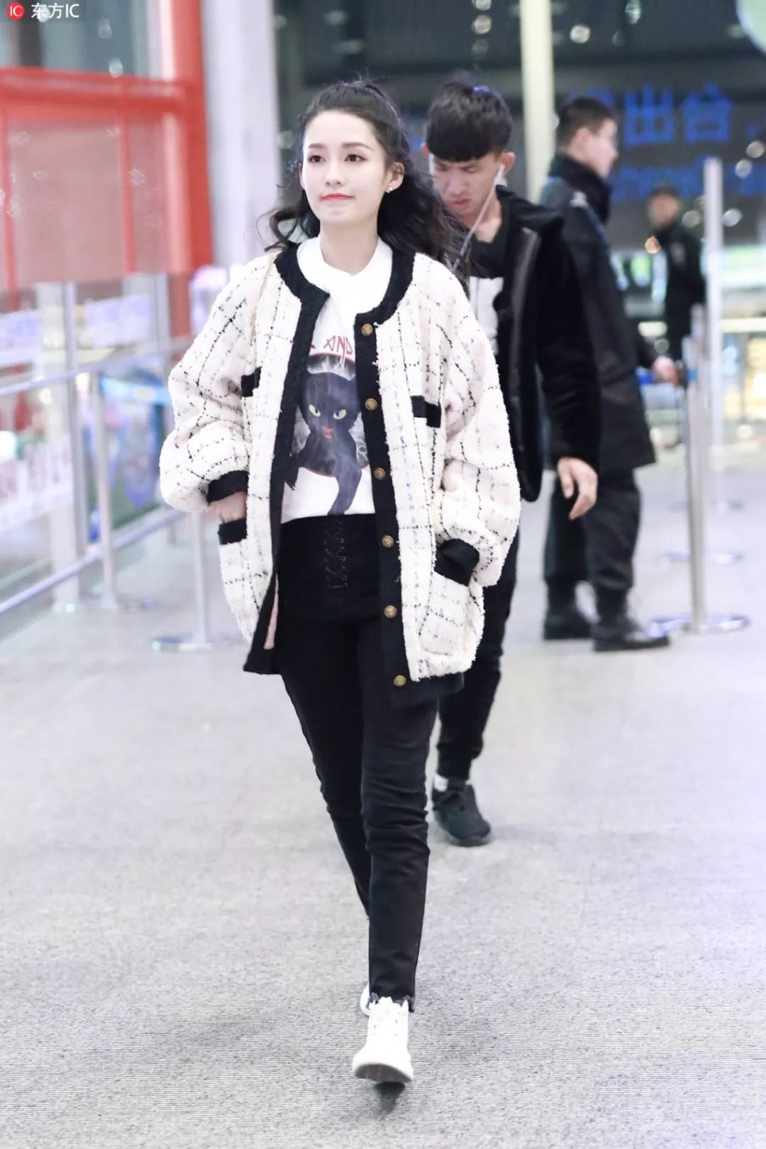 明星穿高级感针织开衫,明星同款街拍针织开衫