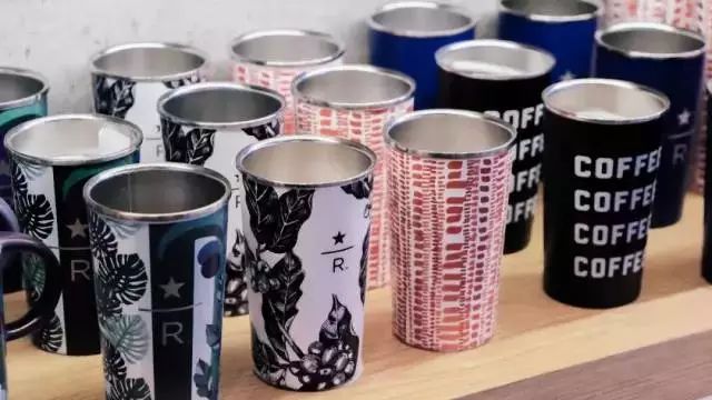 星巴克猫爪杯引发抢购热潮,疯抢网红猫爪杯