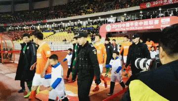 中超首秀,中超武汉卓尔绝杀大连一方集锦