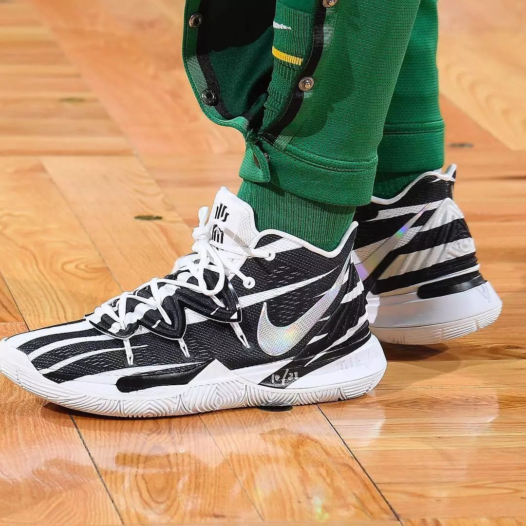 今日球鞋上脚一览aj11,耐克和lpl联名的鞋