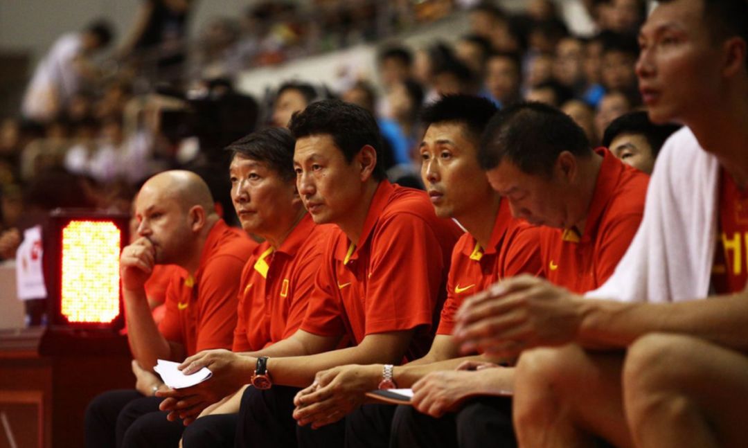 江湖从此无飞刀，八一再无李团长，中国男篮却多了一位将帅。