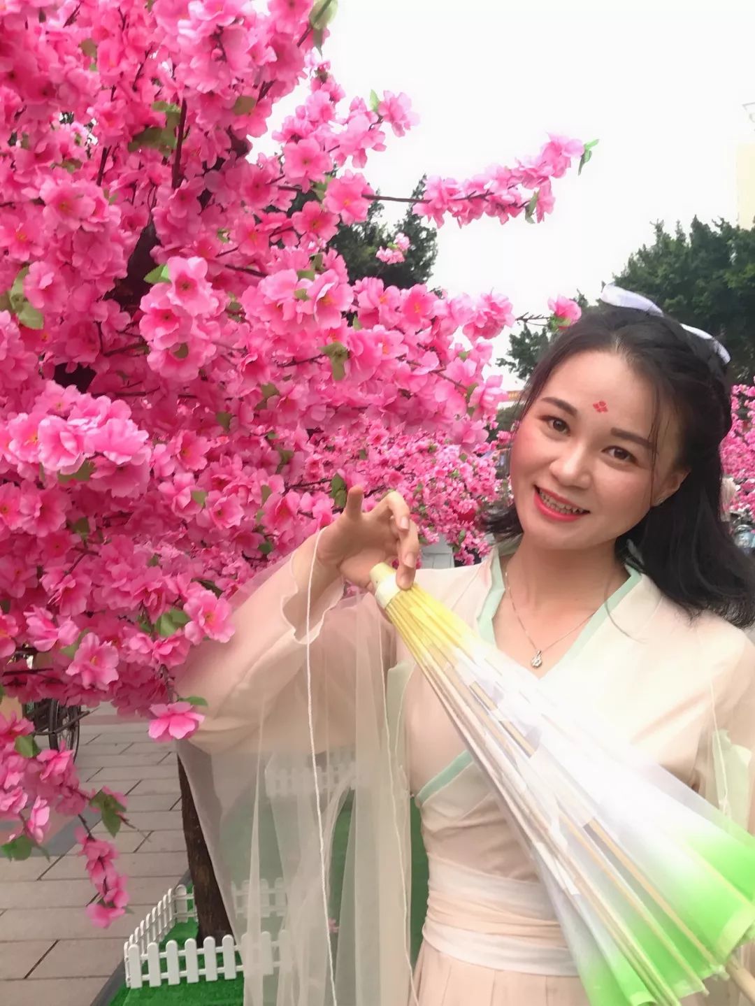 玉林很像西藏网红打卡地景区,玉林市油菜花网红景点