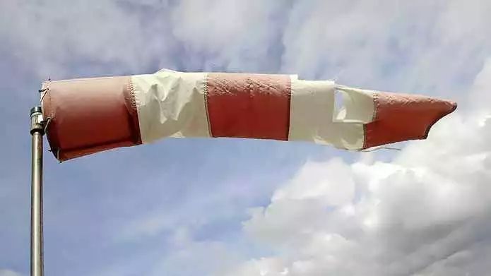 风暴南移，气候预警升至橙色，荷兰今日天气更反常，明天如何？