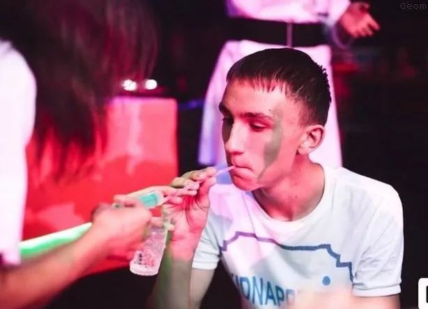 吸一支含有毒品的烟会上瘾吗,吸什么烟和吸毒一样