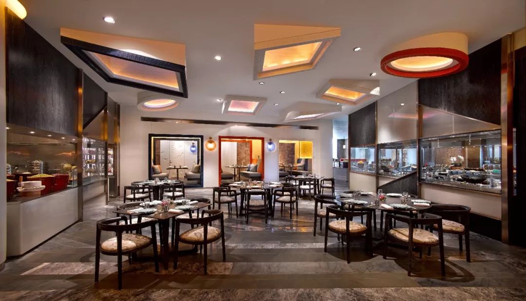 一向以“好吃”出名的凯悦,这次带我把人间三月的春天都吃进了嘴里