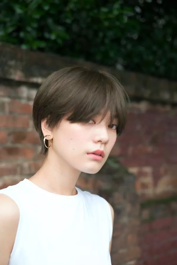如何打理出最合适自己的短发,准备留长发的短发怎么打理好看