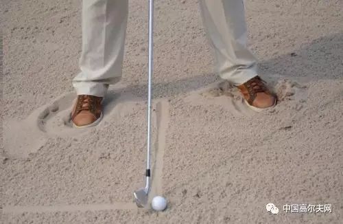 怎样打好平高球,果岭边沙坑特殊球位的打法