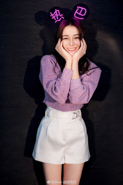 迪丽热巴足球服,迪丽热巴酒杯型身材