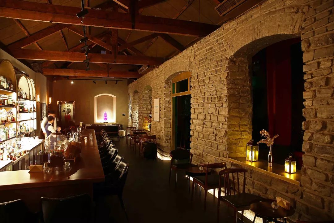 在胡同深处喝咖啡,在胡同喝酒