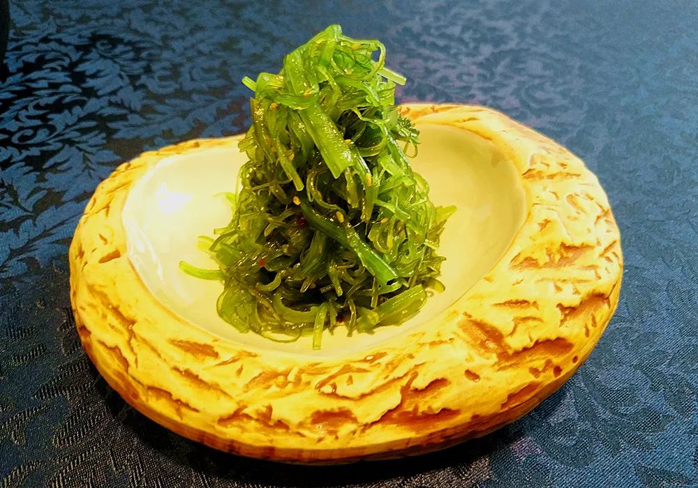 哈尔滨独家私藏の日料，99元抢原价288元套餐，挪威三文鱼刺身厚切+肥牛寿喜锅+日式照烧鸡+金枪鱼沙拉+甜蜜加州卷…