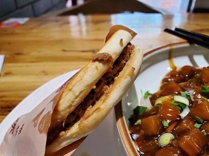 外媒三星galaxys10全系列上手体验 (三星galaxy s10曝光惊艳之作)