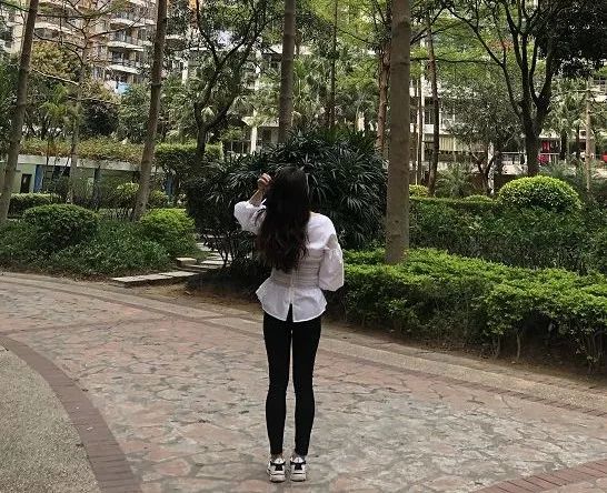 显瘦有弹力的小黑裤,2020秋季时尚显瘦弹力小黑裤