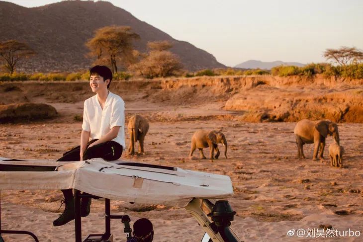 恰好是少年刘昊然穿搭衬衫,昊然弟弟装扮