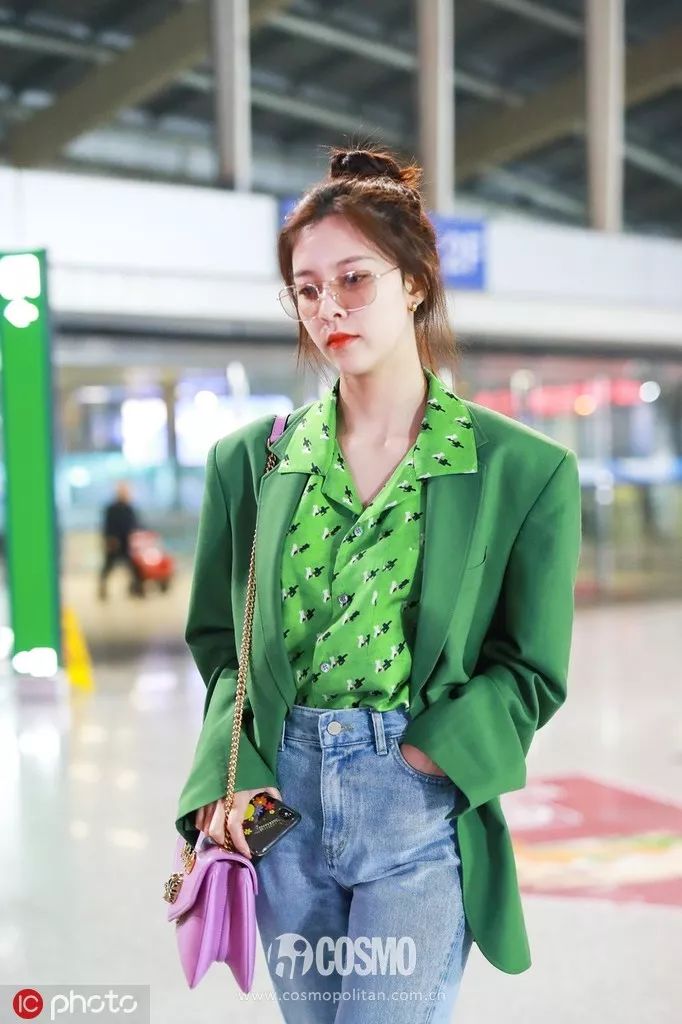 时髦办|穿上昊然弟弟的方领白衬衫，我有初恋的感觉