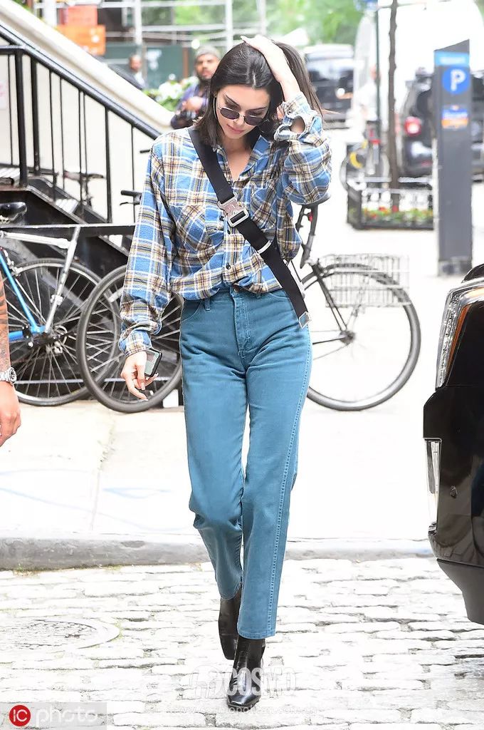 时髦办|穿上昊然弟弟的方领白衬衫，我有初恋的感觉