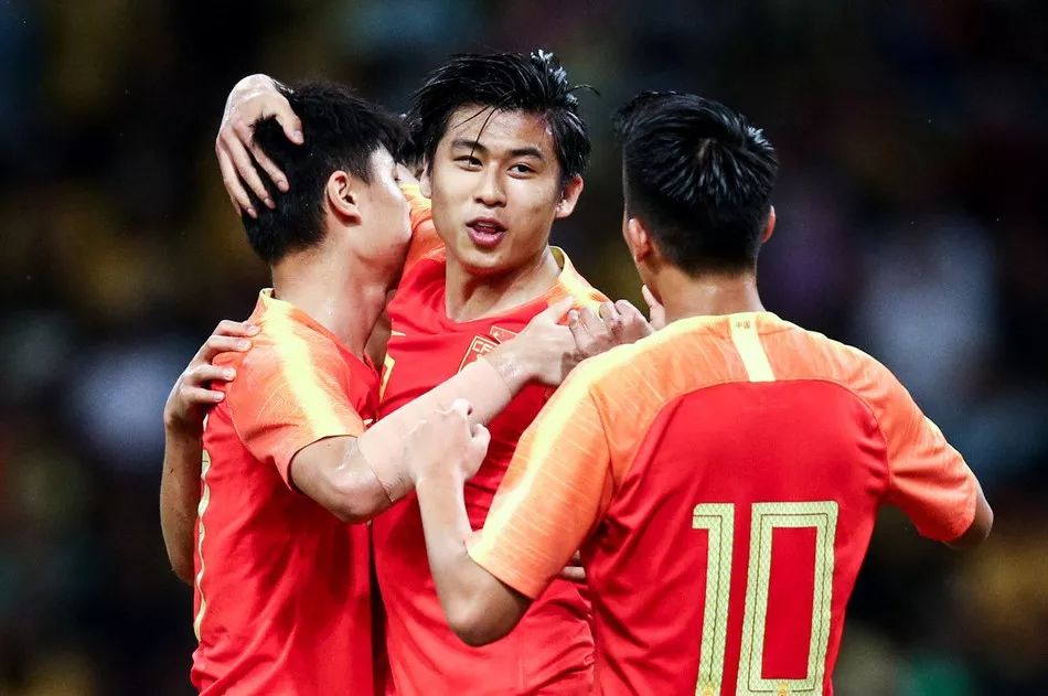 让大家看到中国足球的进步与希望,谁来拯救中国足球